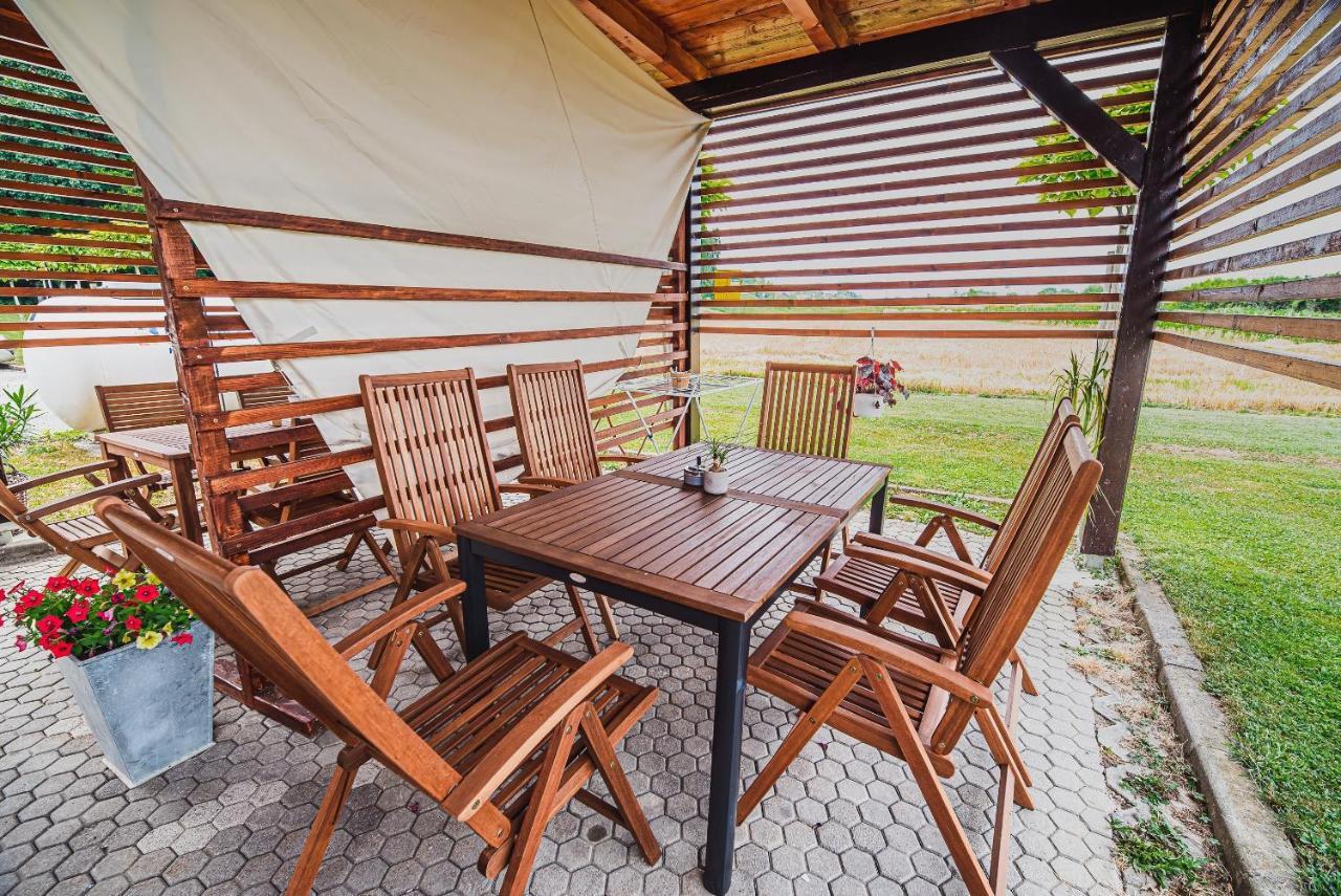 Lux Living Apartments Budic Near Terme Catez Brezice Bagian luar foto
