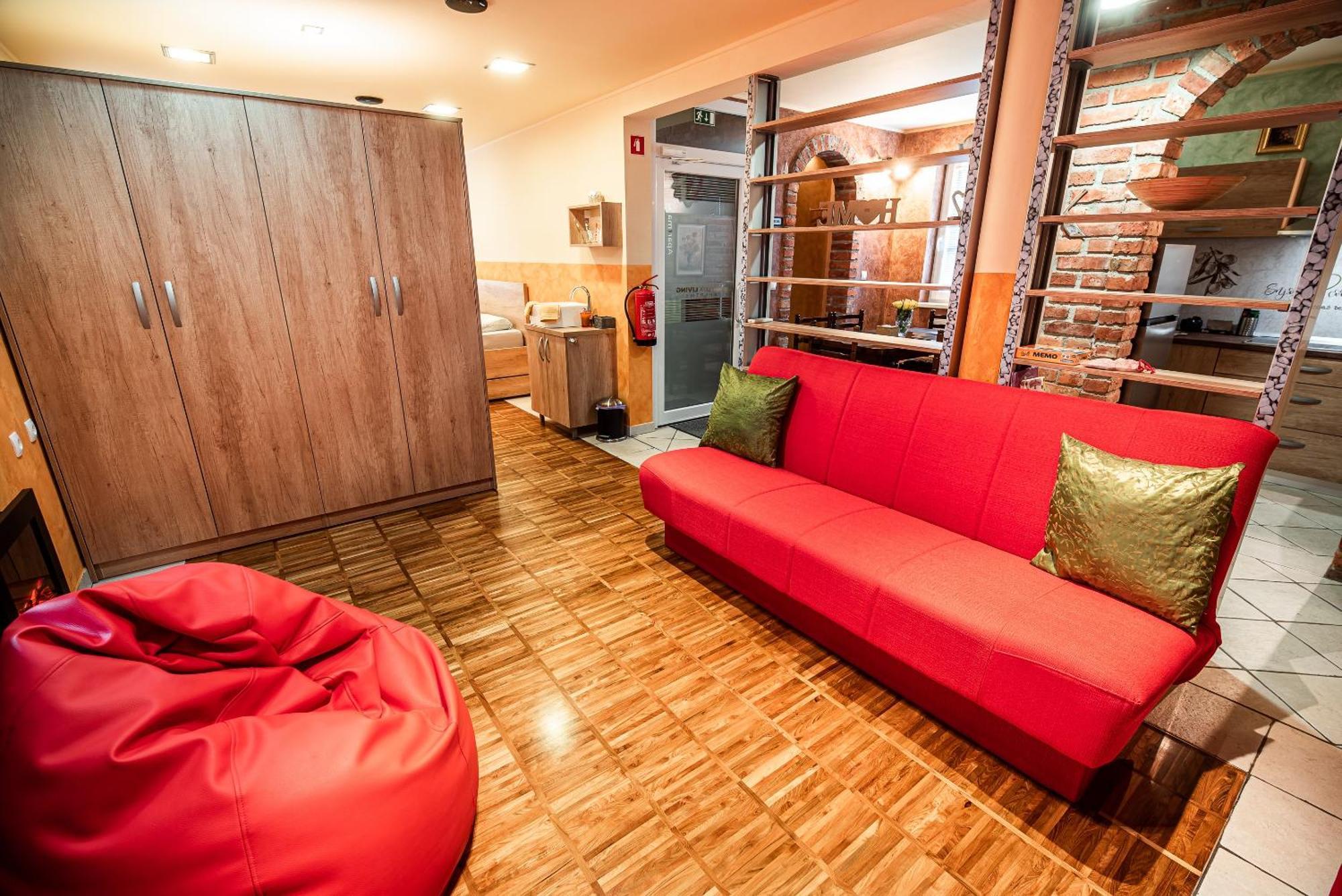 Lux Living Apartments Budic Near Terme Catez Brezice Ruang foto