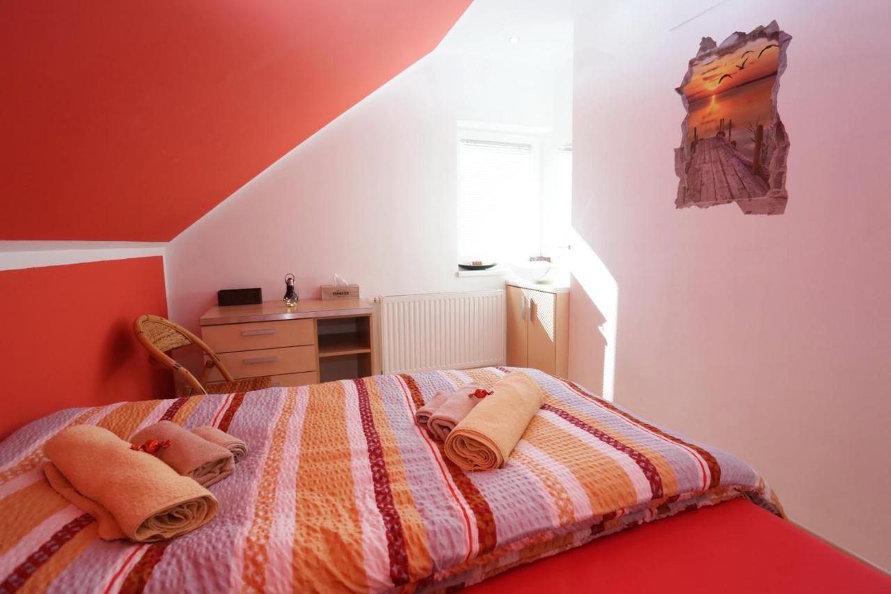 Lux Living Apartments Budic Near Terme Catez Brezice Bagian luar foto