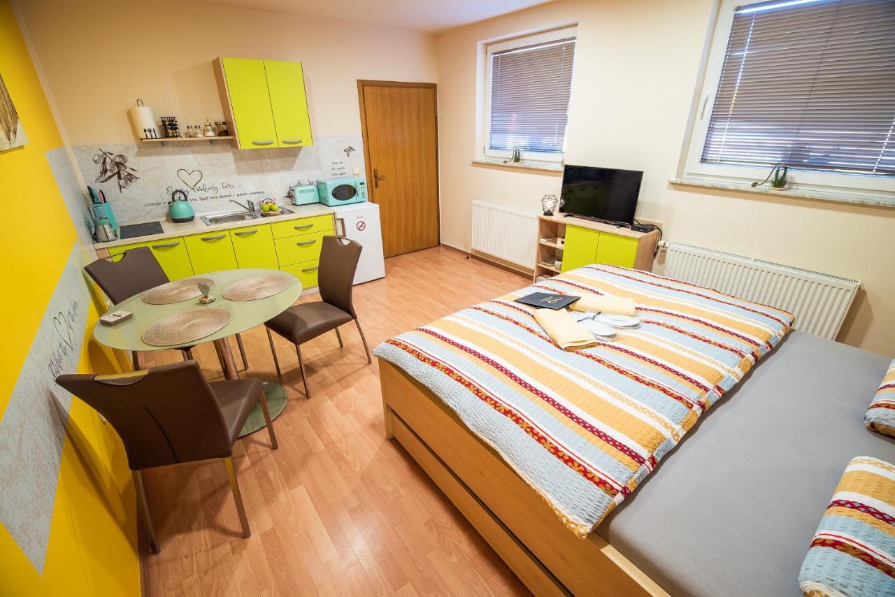 Lux Living Apartments Budic Near Terme Catez Brezice Bagian luar foto